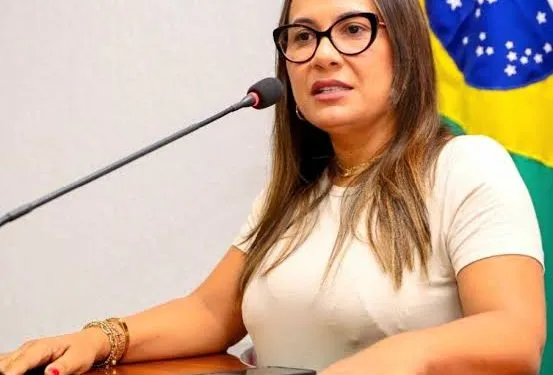 Candeias: Secretária Soraia Cabral esclarece dúvidas e detalha como funcionará a Santa Cesta 2026