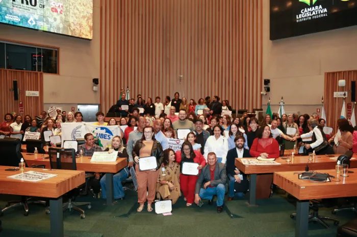 Câmara Legislativa celebra os 47 anos do Sinpro-DF com solenidade em defesa da educação pública