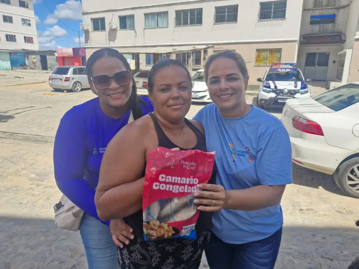 “Almoço de toda a família está garantido”, diz moradora de residencial ao receber peixe da Prefeitura de João Pessoa
