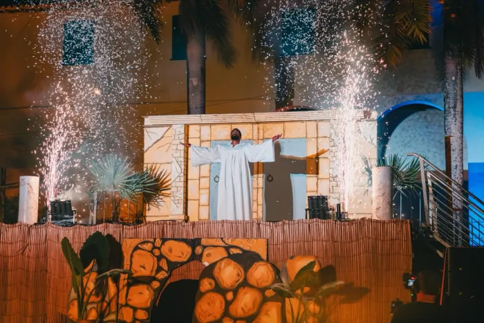 Espetáculo da Paixão de Cristo emociona multidão e encerra com sucesso em Lauro de Freitas