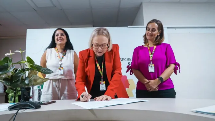 A titular da SES, Arita Bergmann, assinou portarias que habilitam implantação e funcionamento dos espaços na sexta (27) -Foto: Arthur Vargas/Ascom SES
