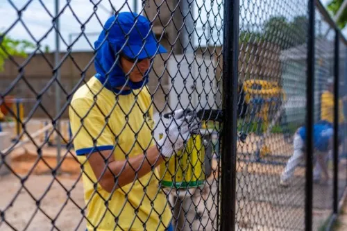 Prefeitura entrega ônibus novo e revitaliza Praça CEU na zona Leste