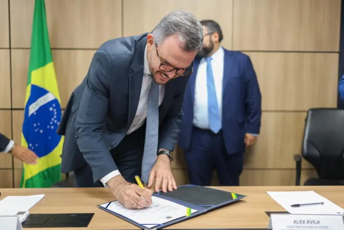 Ministério de Portos e Aeroportos firma contrato para melhorias no terminal de passageiros do Porto de Maceió