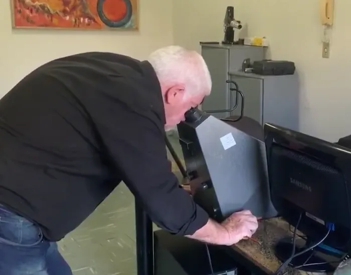 Idosos no trânsito: Detran-MG alerta para cuidados na direção e segurança durante caminhadas