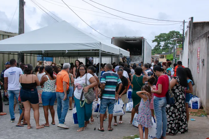 População aprova entrega da Cesta Santa e destaca organização da ação
