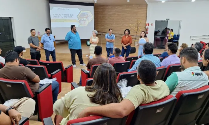 A formação priorizou a preparação dos profissionais diante das novas diretrizes que alteraram o processo de habilitação no Brasil