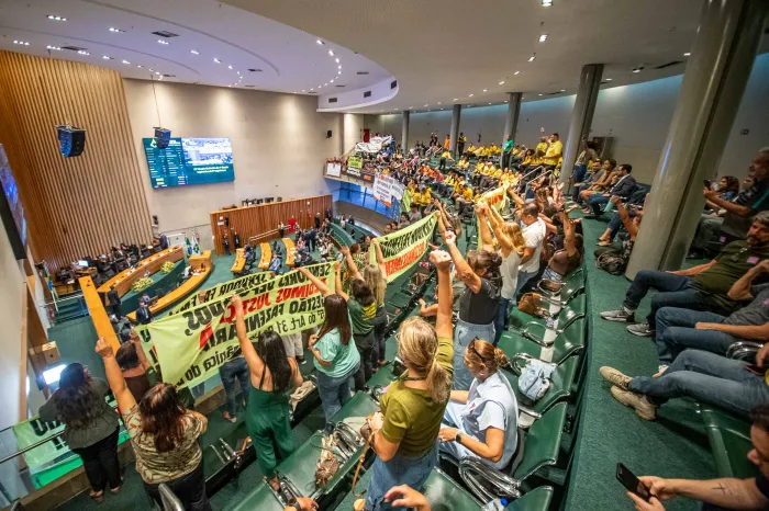 Reestruturação de carreiras mobiliza distritais em sessão ordinária na CLDF