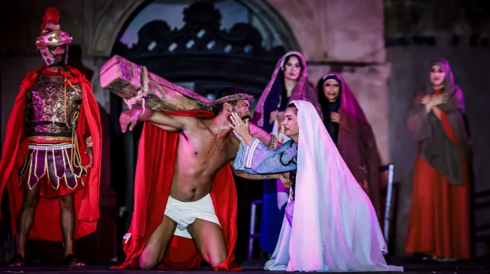 Funjope abre exposição ‘Imagens da Fé’ com registros da Paixão de Cristo nas gestões Cícero Lucena