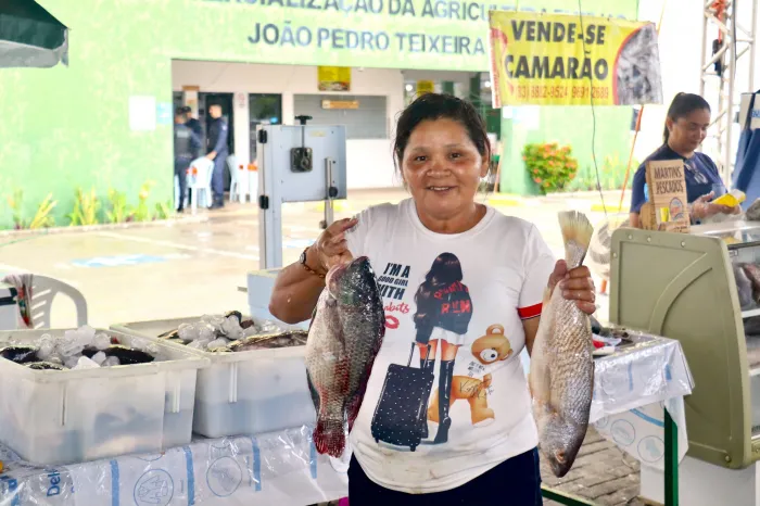 Venda de peixes e frutos do mar movimentam primeiro dia da Semana do Pescado da Cecaf