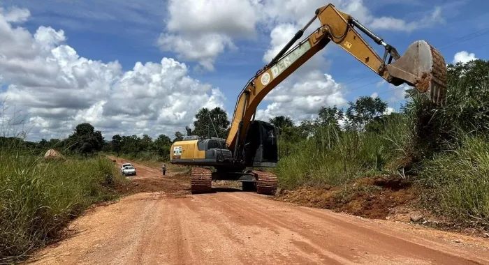 Cláudia de Jesus indica recuperação da RO-418 entre Cacoal e divisa com Mato Grosso