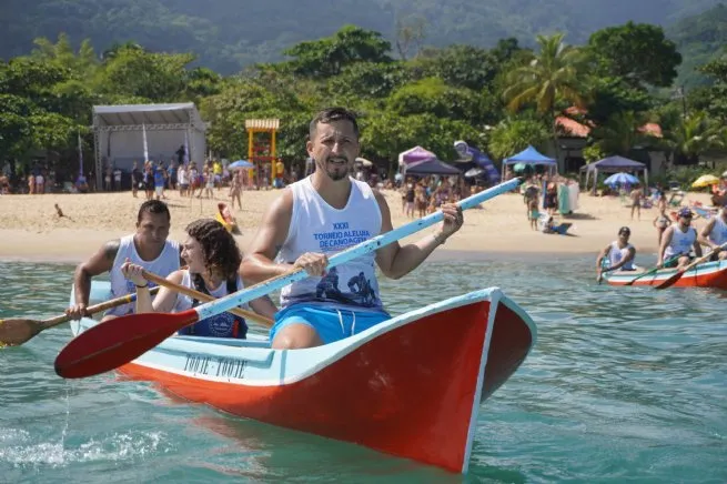 Torneio Aleluia de Canoagem reúne atletas e valoriza tradição no sábado de aleluia em São Sebastião