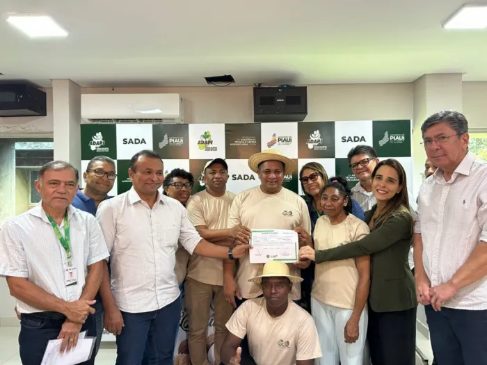 Sada e Adapi entregam selo de inspeção para empresa de produtos artesanais em Oeiras