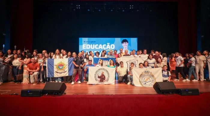 Fotos: César de Oliveira e Reinaldo Moura