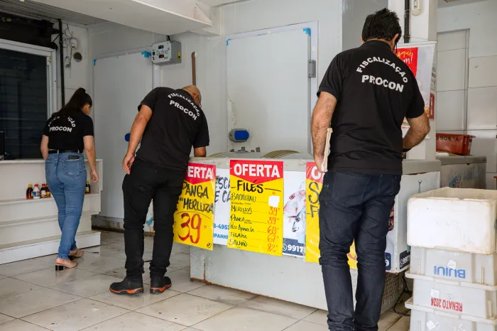 Procon segue com Operação Semana Santa e intensifica fiscalização de produtos típicos em Lauro de Freitas