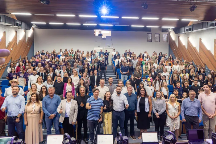 Estado anuncia mais 85 kits educacionais tecnológicos para escolas municipais