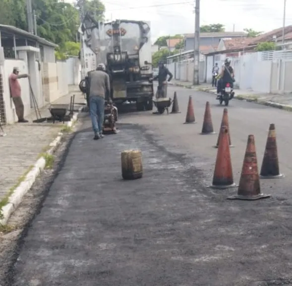 Mais de 30 bairros recebem os serviços de manutenção da Seinfra nesta quarta-feira
