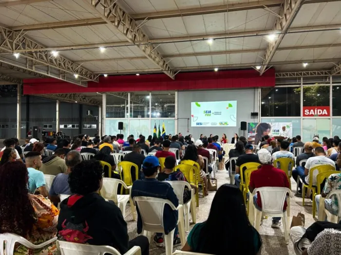 Aula inaugural do programa EJA Pro reuniu 86 egressos, incluindo familiares