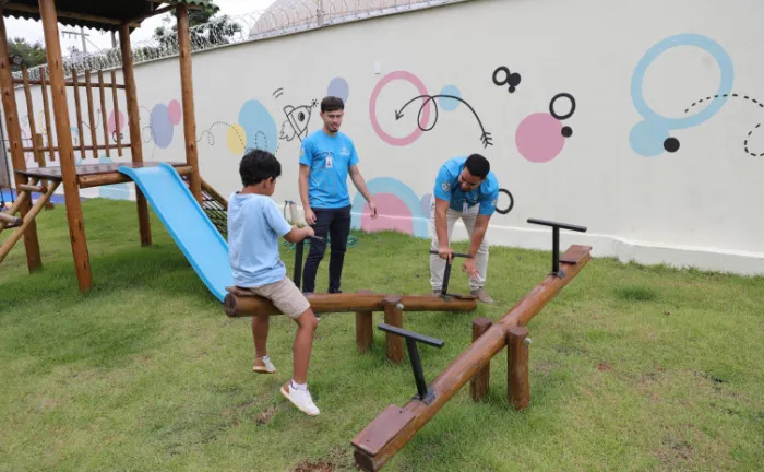 Atendimento busca melhorar a qualidade de vida das crianças e de suas famílias, auxiliá-las no desenvolvimento de habilidades e participação em atividades de arte, cultura, esporte e lazer - Foto: Ademir do Anjos/Governo do Tocantins