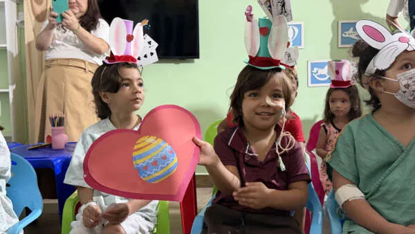 Celebração da Páscoa no Hias leva atividades lúdicas a crianças internadas e reforça ações de acolhimento