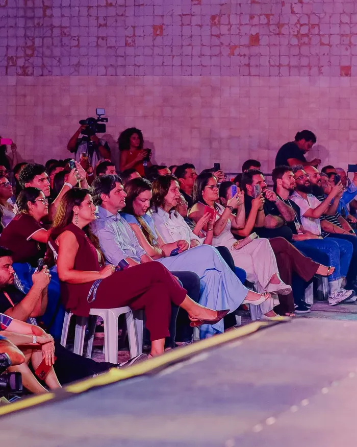 Em noite de estreia, prefeito Leo Bezerra convida população a se emocionar com o espetáculo Paixão de Cristo – Ele vive!