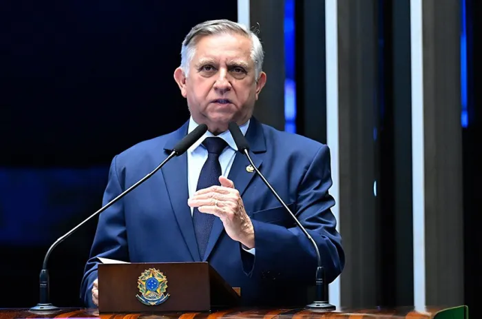 Izalci Lucas aponta irregularidades no BRB e critica gestão no Distrito Federal