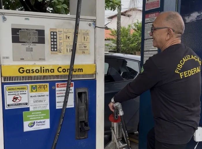 Imepi fiscaliza postos na zona norte de Teresina após denúncias no aplicativo Fala Consumidor