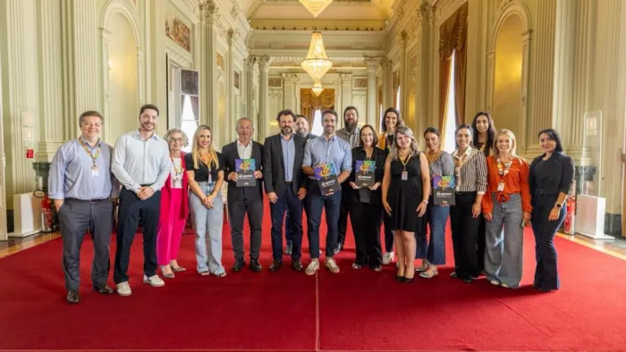 Governador Eduardo Leite lança publicação técnica sobre o Programa RS Seguro em parceria com a Unesco