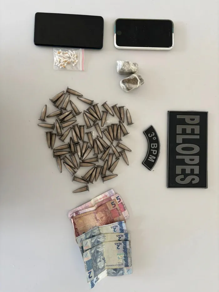 Polícia Militar apreende entorpecentes e captura foragido da Justiça em Arapiraca