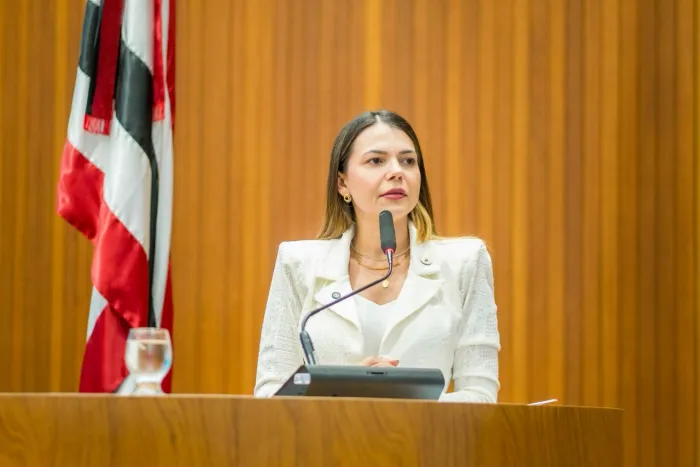 Janaína destaca lei de prevenção e cobra ações contra violência infantil