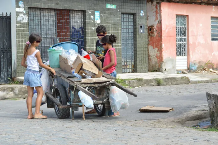 Poderão ser inscritos trabalhos que tenham a temática da exploração do trabalho infantil - Carla Cleto