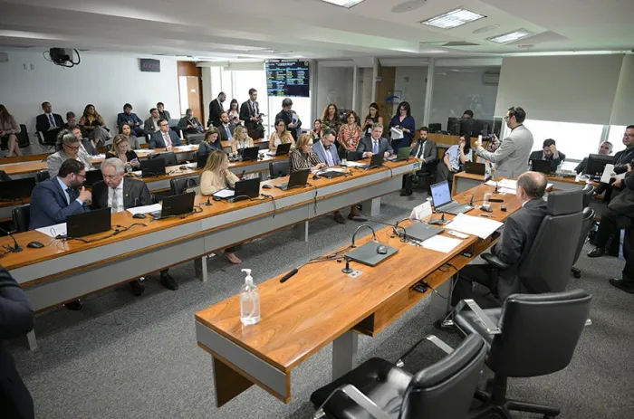 Dia nacional em memória das vítimas da covid-19 segue ao Plenário