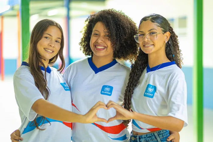 Assinatura da Ordem de Serviço marca a expansão do Programa Escola do Coração - Alexandre Teixeira / Ascom Seduc