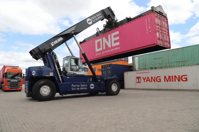 Minas Gerais soma US$ 10,2 bilhões em exportações no primeiro trimestre e registra superávit de US$ 5,7 bilhões em 2026