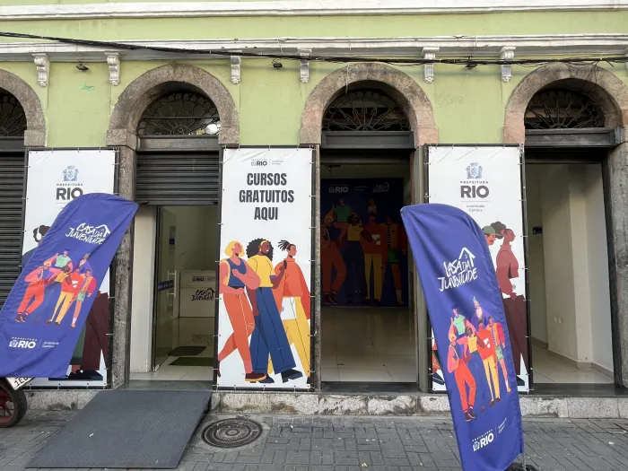 Casa de Juventude oferece curso de inglês gratuito lecionado por alunos estrangeiros