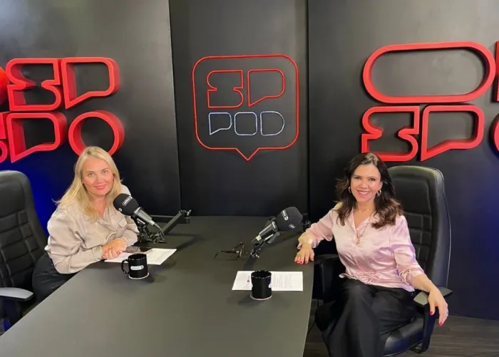 Durante a entrevista, a secretária destacou a evolução das políticas públicas desde a criação da primeira Delegacia de Defesa da Mulher (DDM), há mais de 40 anos. Foto: Divulgação/Governo de SP.