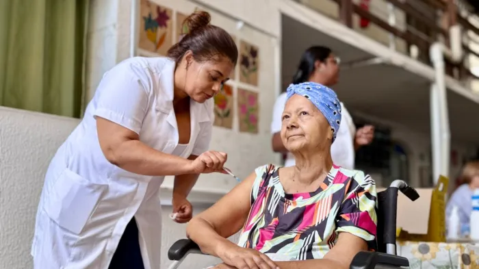 Minas Gerais mobiliza 96% dos municípios em Dia D de reforço da vacinação contra a gripe