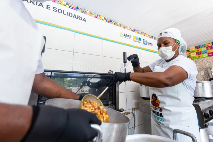 Camaçari ganha novas cozinhas do projeto Comida no Prato e passa a ter a distribuição de 800 quentinhas por dia