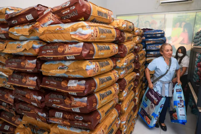 Retirada das rações segue critérios estabelecidos pelo programa e é realizada exclusivamente pelos beneficiários já habilitados - Crédito da foto: Lia Mara