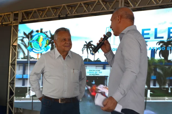  Ezequiel Neiva recepcionou o palestrante Roberto Rodrigues em Cerejeiras (Foto: Alexandre Almeida I Assessoria Parlamentar)
