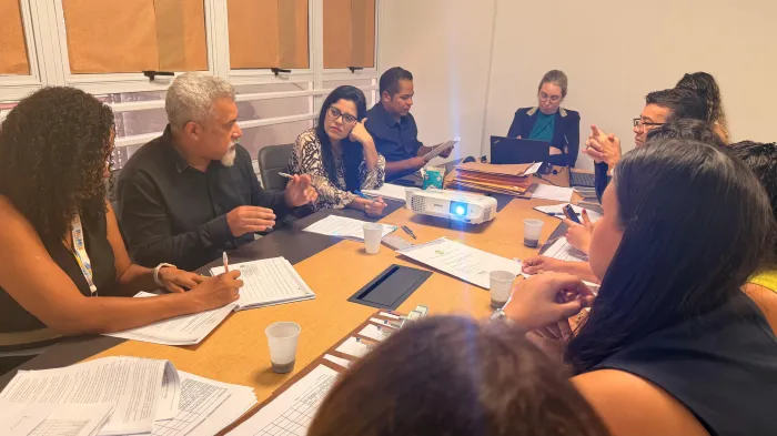Sessão pública reúne produtores e equipe técnica durante abertura das propostas na sede da Semed, em Palmas - Crédito da foto: Jesuino Santana Jr.