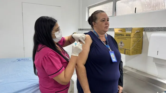 Hospital Regional Dom Moura inicia vacinação contra a influenza em profissionais da unidade