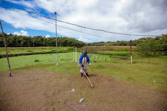 Ação integrada na Prainha de Areia Branca une limpeza, iluminação em LED e consciência ambiental