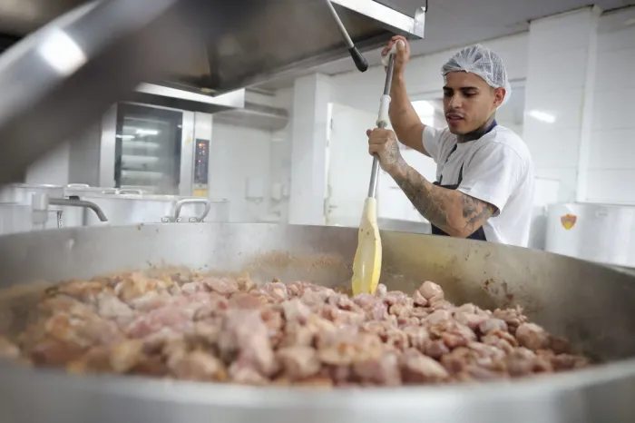 A alimentação oferecida no Bom Prato é subsidiada pelo Governo do Estado de São Paulo