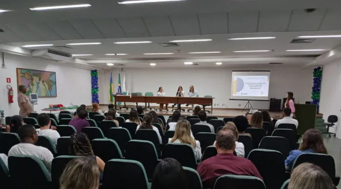 A iniciativa reuniu médicos, profissionais da área da Enfermagem e fisioterapeutas / Fotos: Ascom SES