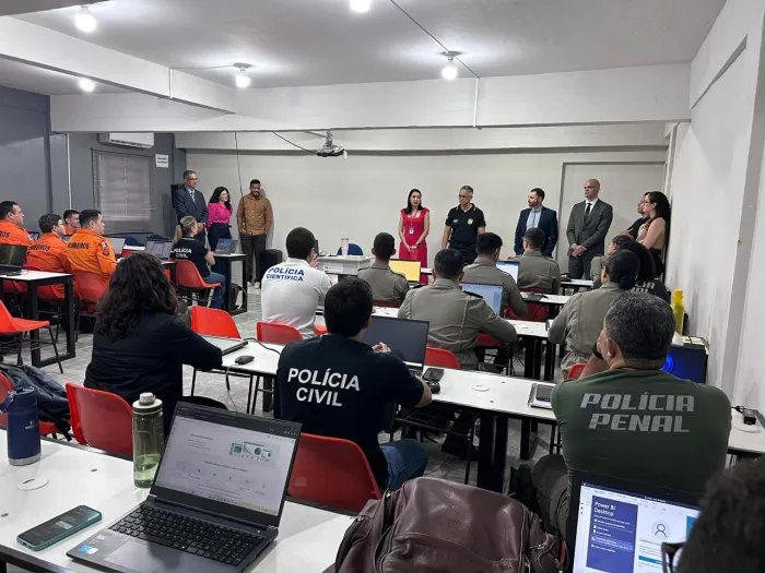 Capacitação reuniu 40 profissionais de diferentes instituições - Alan Fagner