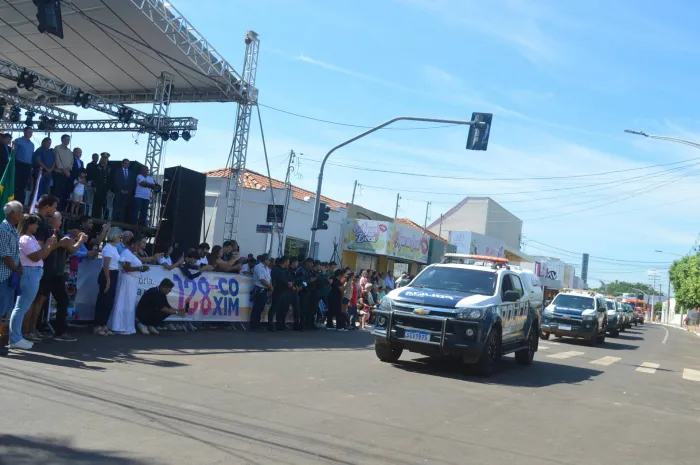 Polícia Militar participa do desfile cívico em comemoração aos 128 anos de Coxim