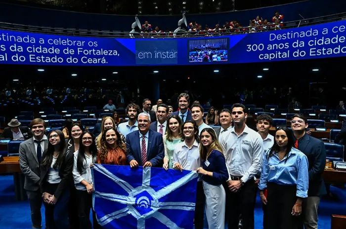 Participantes da sessão especial posam no Plenário do Senado - Foto: Waldemir Barreto/Agência Senado