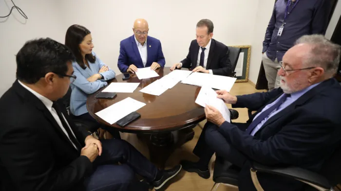 Reunião ocorreu no início da tarde desta segunda-feira (13). - Créditos: Orlando Kissner/Alep