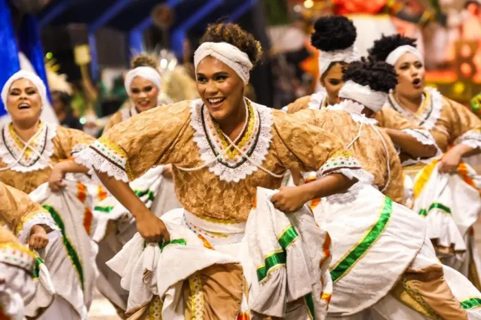 Dia Mundial da Arte: Carnaval vira espetáculo no Theatro da Paz