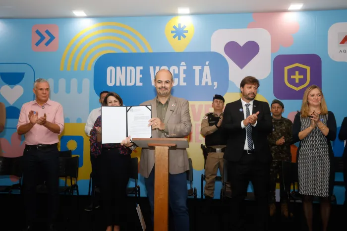 Governo de Minas firma acordo e vai investir R$ 17 milhões para reforma do aeroporto de Araçuaí